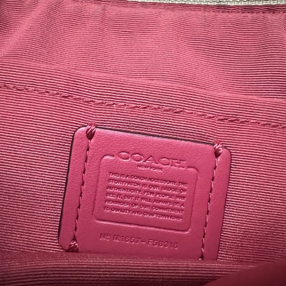 Coach purse tan and pink - Picture 4 of 4